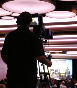 Recording and streaming solutions for hybrid meetings, filmed by an Image Audiovisual technician