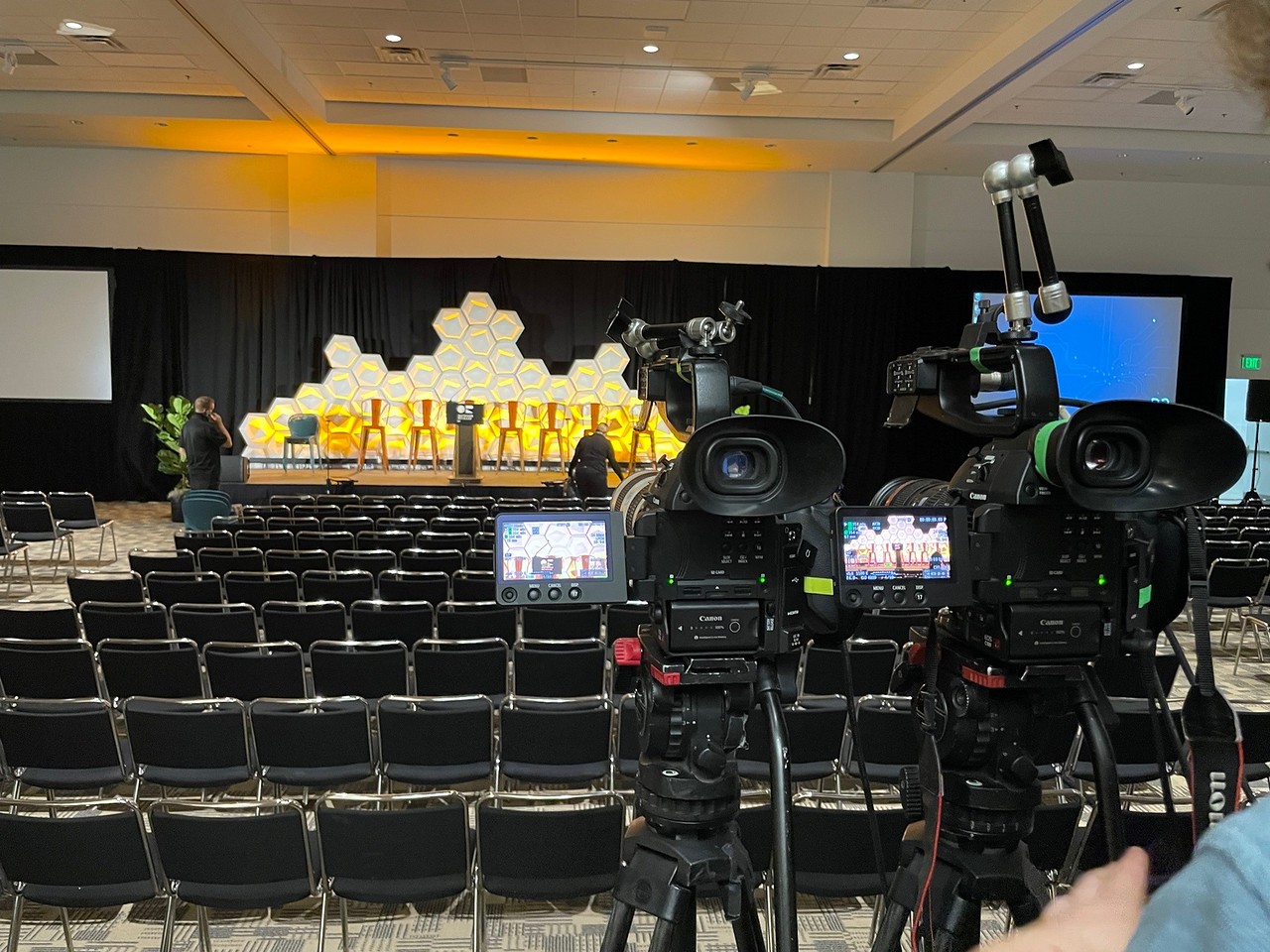 Live Streaming Production Company - Denver, CO - Synchronized Slides and Video - Image AV